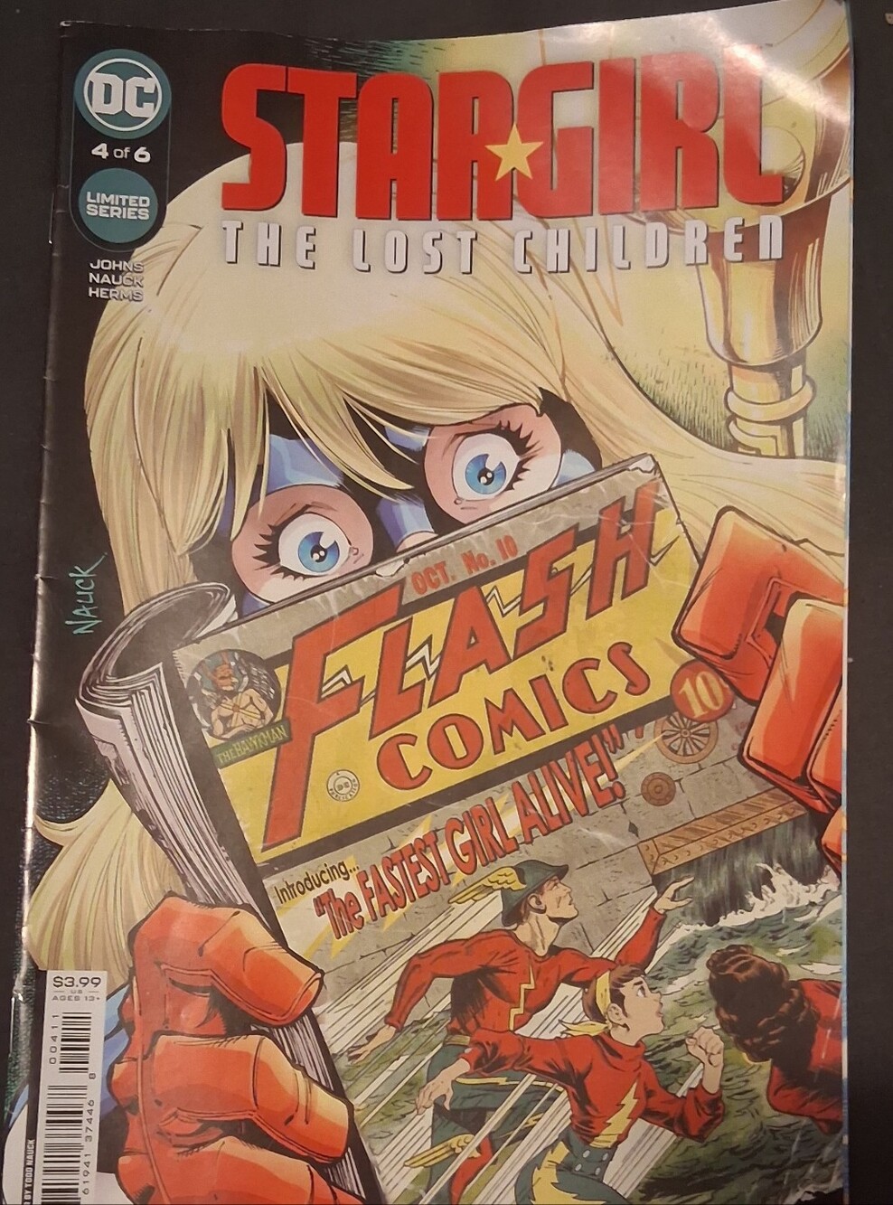 DC Stargirl :the Lost Children  Comic Book
